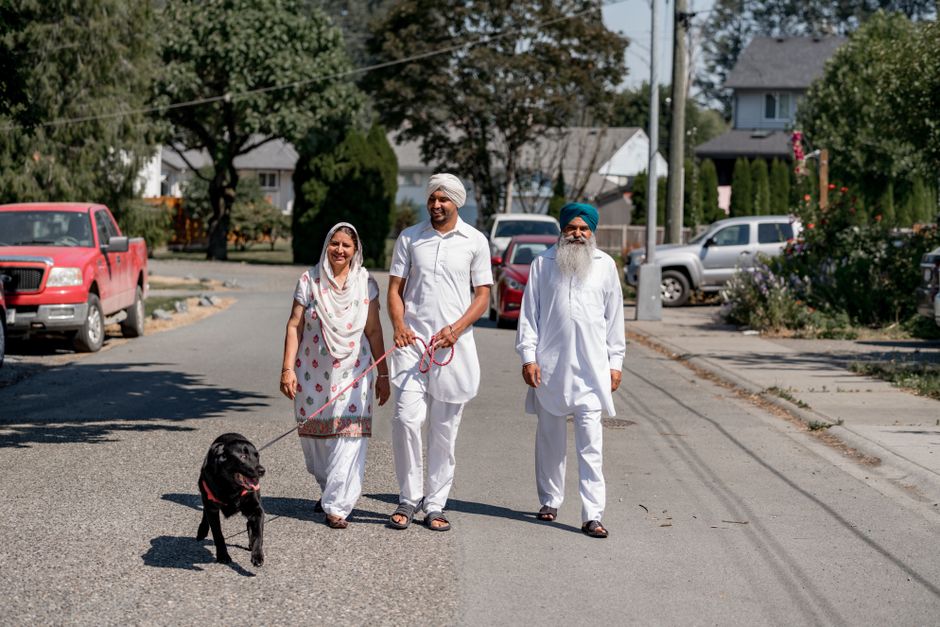 Neighbourhood Walking Loops That Skip the Tourist Funnel