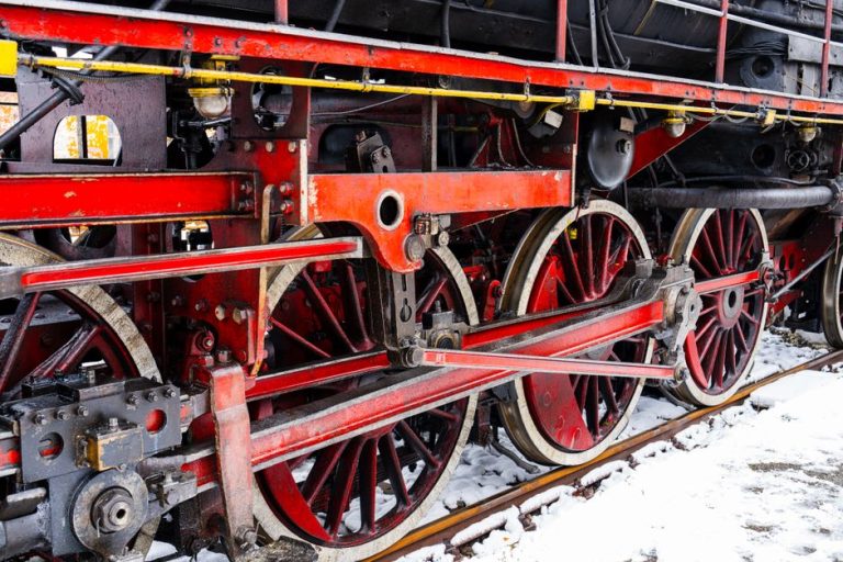 February Shoulder-Season Trains: Calm Booking Windows