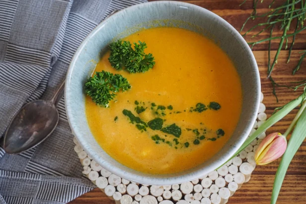 Easy Carrot Soup With Parsley Oil Easy Carrot Soup With Parsley Oil