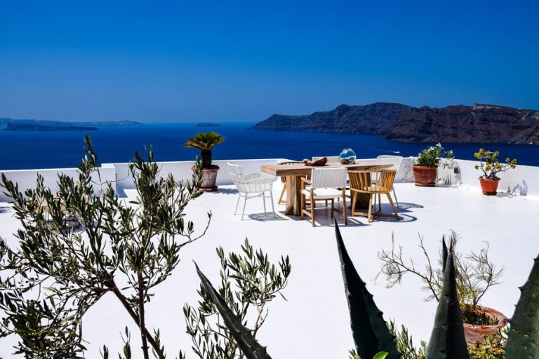 Is Santorini Overrated? A Local’s Honest 2026 Verdict