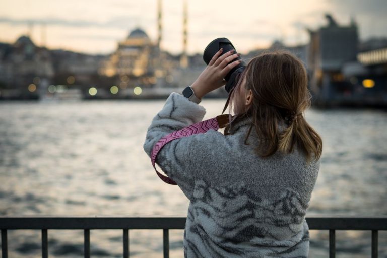Travel Photography vs Street Photography: Choose Your Focus